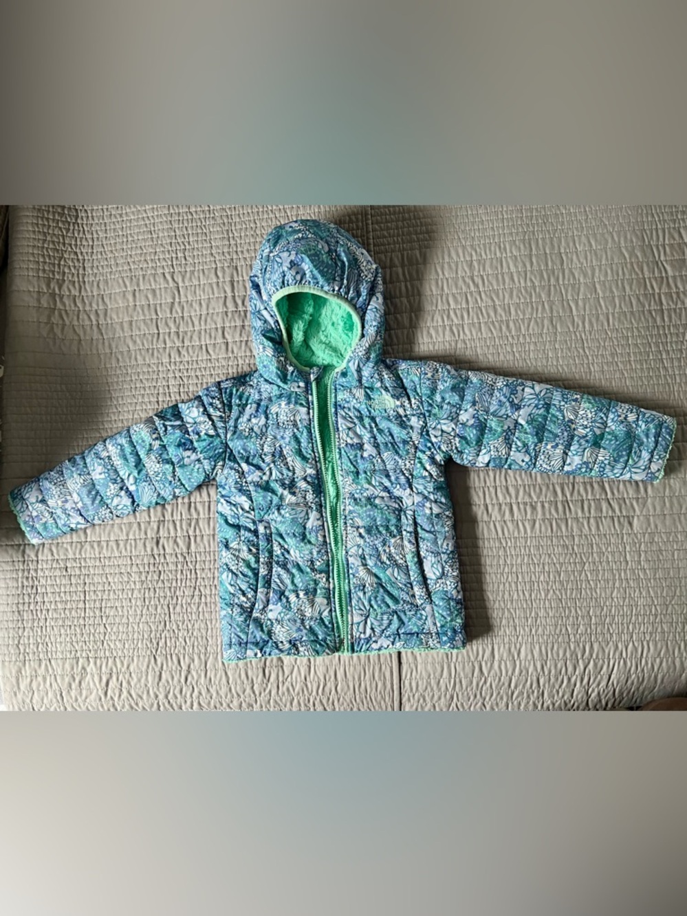 North face reversible Girls Hooded Jacket 3T